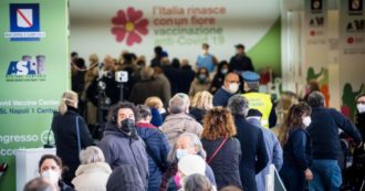 Copertina di “Vaccinare per fasce di età avrebbe evitato più di 6mila vittime”