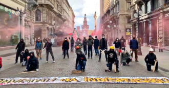 Copertina di Milano, il flash mob dei lavoratori della cultura: “Nostra attività è urgenza sociale, diventi priorità per il governo”