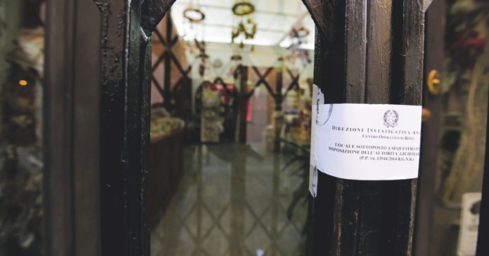 I bar tolti ai clan ora in mano a due imputati per riciclaggio