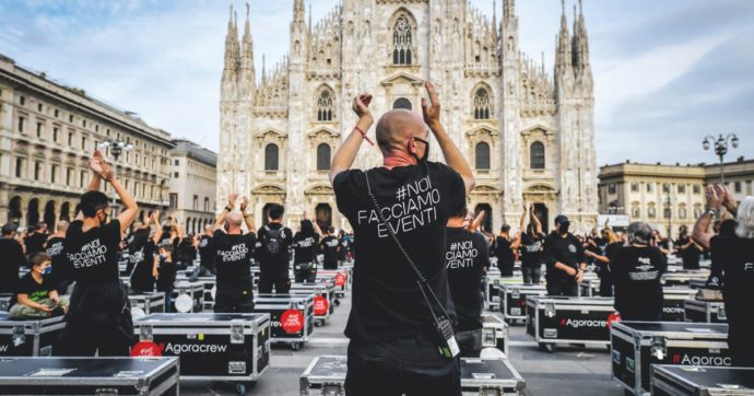 Copertina di I “Bauli in piazza” tornano a fare “Rumore” nel silenzio