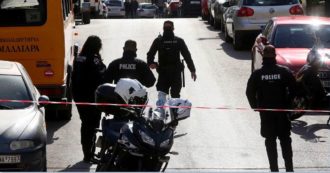 Copertina di Grecia, noto giornalista di cronaca nera Giorgos Karaivaz giustiziato davanti alla sua abitazione: “Messo a tacere con i proiettili”