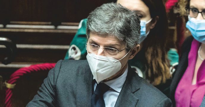 Poltrone. Orlando sistema al Lavoro il fedele Martella