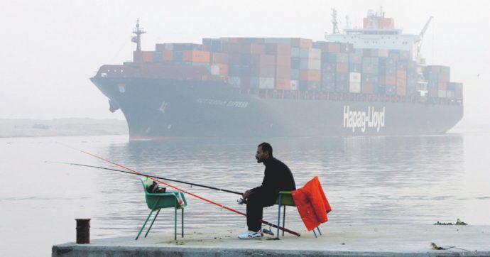 Copertina di Suez prima del Canale: un crocevia di pepe e pietre