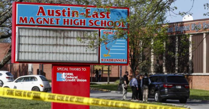 Stati Uniti, sparatoria in un liceo del Tennessee: studente apre il fuoco sulla polizia. Ucciso il ragazzo, ferito un agente