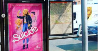 Copertina di Milano, manifesti con Barbie che instiga al suicidio: l'”opera” degli street artist Hogre e DoubleWhy rimossa dopo le proteste