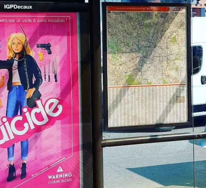 Milano, manifesti con Barbie che instiga al suicidio: l'”opera” degli street artist Hogre e DoubleWhy rimossa dopo le proteste