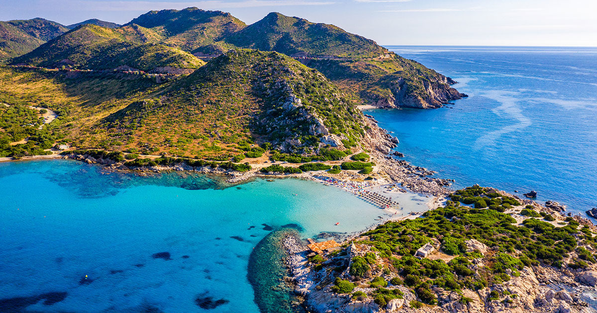 Pietra e acqua, il segreto della felicità si trova in Sardegna