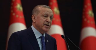 Erdoğan risponde a Mario Draghi: “Totale maleducazione. Non è stato eletto e ha danneggiato le relazioni tra i nostri Paesi”