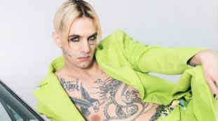 Copertina di Achille Lauro: “Cito sempre Dio perché sono profondamente credente. Le critiche da Antonio Ricci? Si informi”