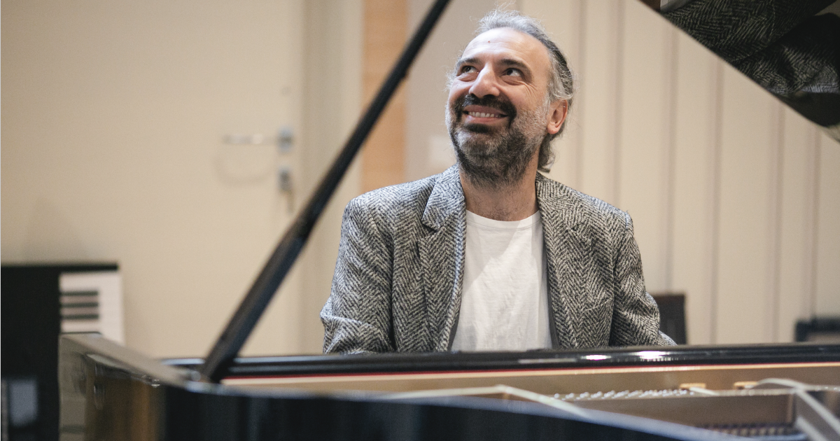 Stefano Bollani da “Via dei Matti Numero 0” a FqMagazine in diretta Facebook giovedì 15 aprile dalle 15