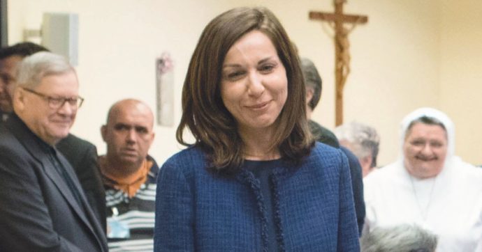 Roma, dirigente Miur si getta dal 2º piano. Accusata di corruzione, è in gravi condizioni