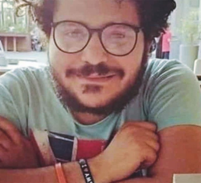 Patrick Zaki, la lettera dal carcere egiziano: “Combatterò finché non tornerò a studiare a Bologna. La situazione peggiora ogni giorno”