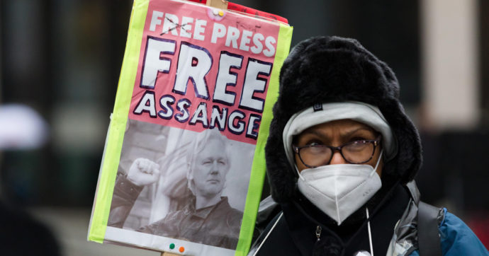 “L’obiettivo degli Usa è tenere Assange sotto infinito processo”