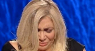 Copertina di Lutto a Domenica In, Mara Venier in lacrime: “Disperati, non ce l’aspettavamo”