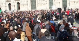 Copertina di Milano, il Duomo preso d’assalto dai No vax: persone assembrate e senza mascherina (VIDEO)