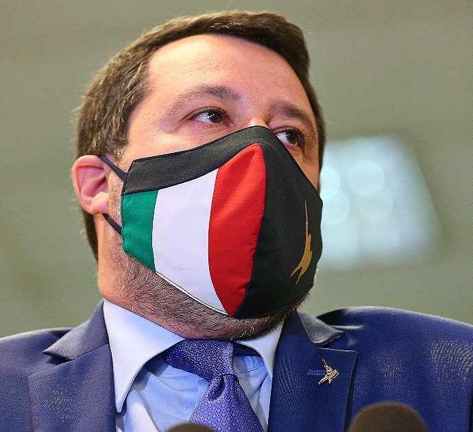 Franco Battiato, come cambiano le parole di Matteo Salvini: da “piccolo uomo” a “grande maestro”