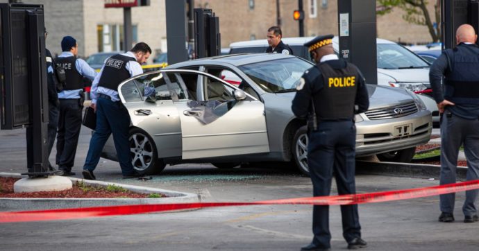 Chicago, uccisa una bambina di 7 anni in una sparatoria. Nel weekend 24 persone raggiunte da colpi di arma da fuoco