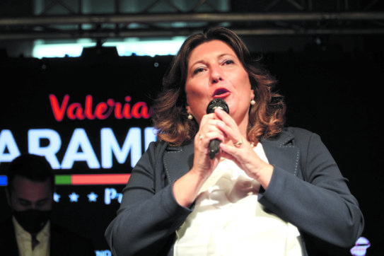 Copertina di Abuso d’ufficio, Ciarambino (M5S): “De Luca è in perfetta sintonia con Salvini”