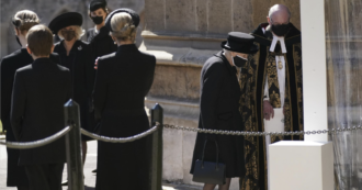 Copertina di Un altro grave lutto per la Regina Elisabetta proprio nel giorno dei funerali del principe Filippo