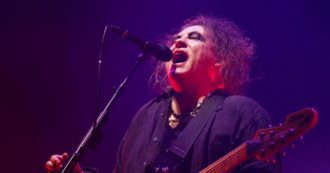 Copertina di Auguri a Robert Smith, nove curiosità per celebrare il ‘darkettone’ leader dei Cure