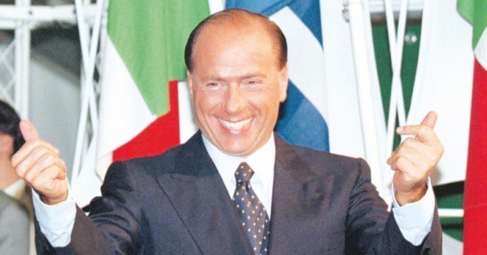 E la vita di Berlusconi diventa una mostra “immersiva” a Milano