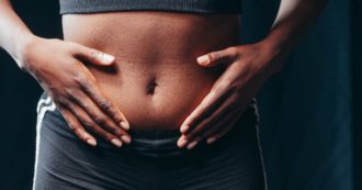 Copertina di Intestino pigro, i sintomi della stipsi: ecco perché è importante combatterla. Ecco i rimedi naturali per ristabilire il microbiota