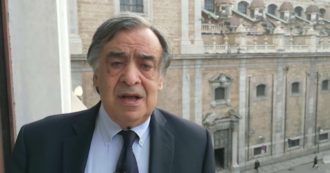 Copertina di Il sindaco di Palermo Orlando si scaglia contro i cittadini che non rispettano le regole anti-Covid: “State causando la morte di migliaia di persone”