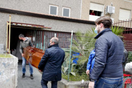 Copertina di Vincenza, accoltellata a morte dal fratello nel Napoletano. Femminicidi già a quota 22