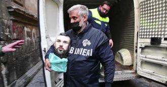 Copertina di Napoli, blitz anticamorra: 21 arresti. Rimosso tra le proteste della famiglia il busto del baby boss Emanuele Sibillo – video