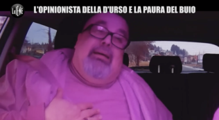 Copertina di Giovanni Ciacci si sente male durante lo scherzo de Le Iene: si accascia in auto e urla. La Iena Mitch: “Ci siamo preoccupati”