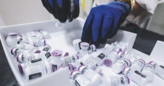 Copertina di Vaccino, “uno dei centri che cooperava con Pfizer per i trial ha falsificato date e violato protocolli”: la denuncia della whistleblower
