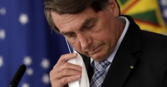 Copertina di Brasile, Bolsonaro indagato: “Ha coperto sistema di tangenti sull’acquisto del vaccino anti-Covid”