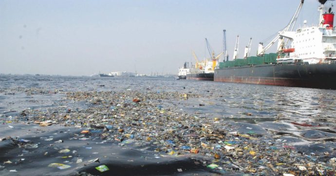 Porti, l’assist di Italia Viva per inquinare di più i fondali