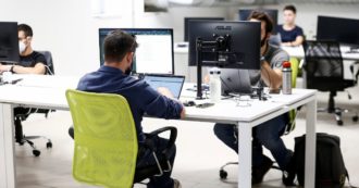 Copertina di Ritorno in ufficio per gli statali: via il limite del 50%