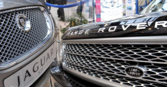 Copertina di Jaguar-Land Rover, continua l’offensiva a elettroni. Ecco le novità di modelli e motori