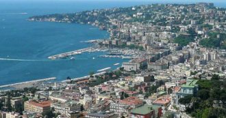 Copertina di Napoli, minorenni accoltellati a Marechiaro: arrestato il figlio di un boss della camorra