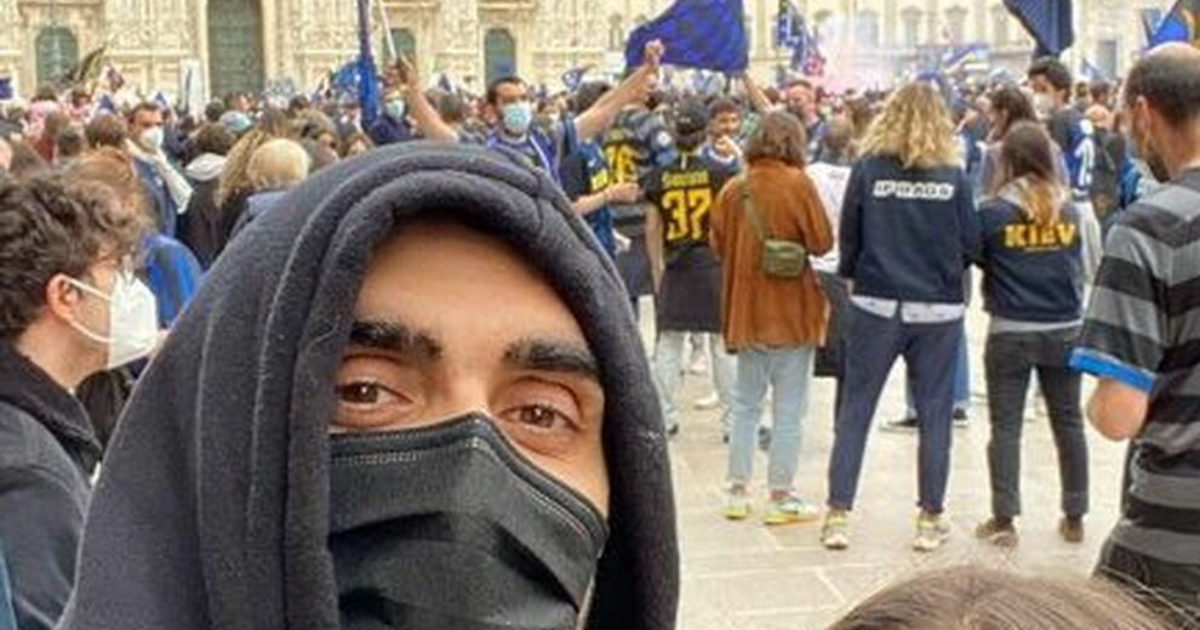 Festa Inter, anche Filippo Magnini in Piazza Duomo tra la folla: scoppia la polemica e lui cancella la foto