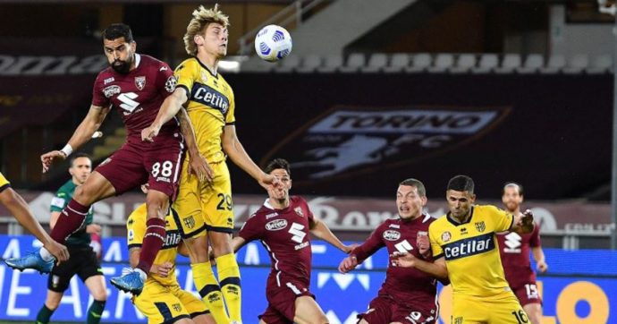 Il Parma retrocede in Serie B: fatale il k.o. per 1-0 a Torino, che ora vede la salvezza