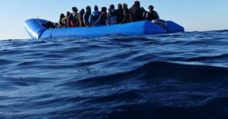 Naufragio al largo della Libia: “50 morti”. Sabato 723 migranti presenti a Lampedusa: il centro già svuotato in meno di due giorni