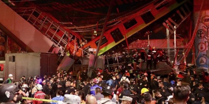 Città del Messico, crolla ponte al passaggio di un treno della metropolitana: 23 morti e 70 feriti