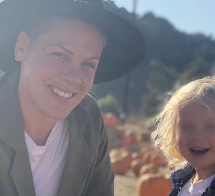 Pink colpita dal Covid con il figlio di 4 anni: “Ho riscritto il mio testamento, pensavo di morire”
