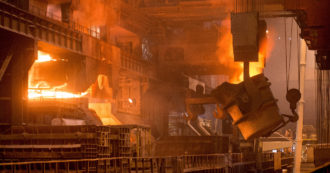 Copertina di ArcelorMittal, profitti record nei primi 3 mesi del 2021. Utili spinti dalla corsa del prezzo dell’acciaio. Taranto aspetta la svolta