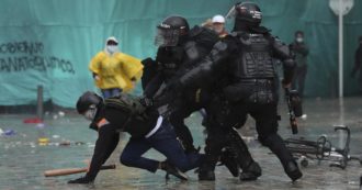 Copertina di Colombia, il governo risponde alle proteste con la repressione: 24 morti e 89 dispersi. Al centro due riforme: fiscale e sanitaria