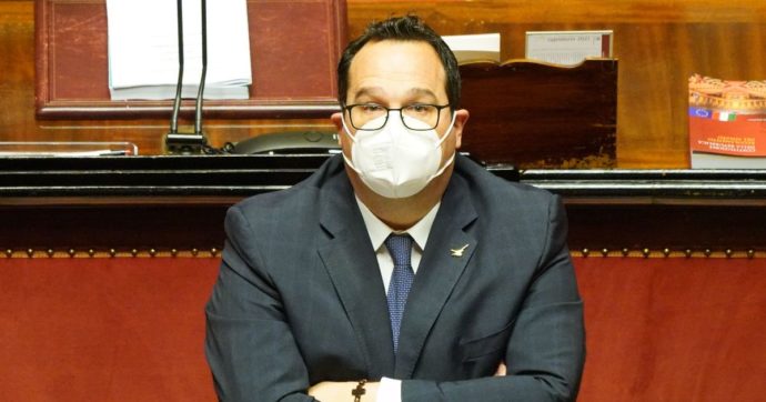 Caso Durigon, mozione M5s per le dimissioni del sottosegretario della Lega. Il ministro Giorgetti: “Atto inutile e perdita di tempo”