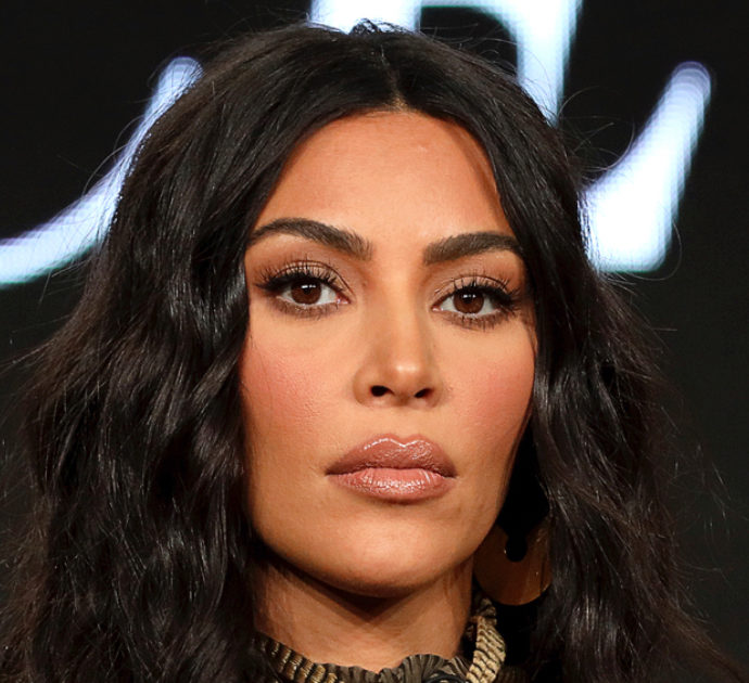 “Mi sento una perdente, tre matrimoni falliti”: Kim Kardashian crolla dopo il divorzio con Kanye West