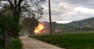 Copertina di Esplosione in un edificio a Gubbio, in un video le fiamme e il momento dello scoppio