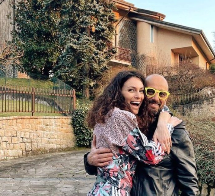 Paola Turani compra la villa di Vittorio Feltri a Ponteranica: una dimora di lusso di 700 metri quadri – FOTO