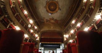 Copertina di La grande stagione del teatro e del varietà è finita da un pezzo: sarebbe interessante capire perché