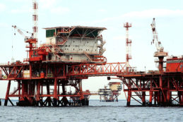 Copertina di “Troppi rischi e benefici incerti.  No allo stoccaggio di CO2 nel mare di Ravenna”