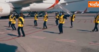 Copertina di Il personale dell’aeroporto di Malpensa festeggia la ripartenza ballando “Jerusalema” (Video)
